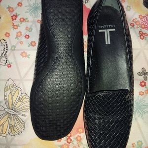 Women's dress shoes